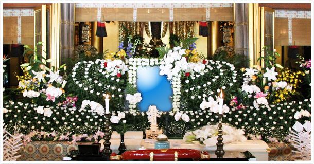 約135万での生花祭壇例画像