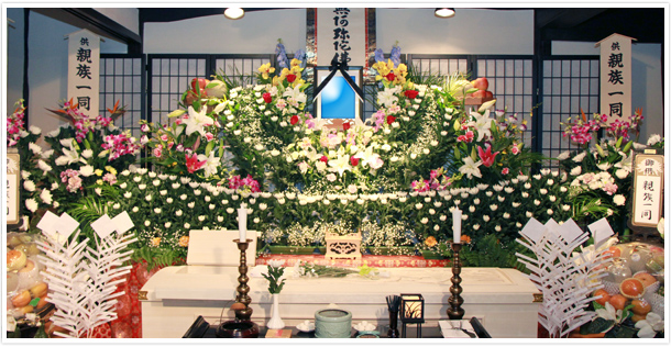 約70万での生花祭壇例