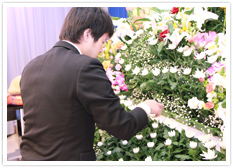 生花祭壇準備